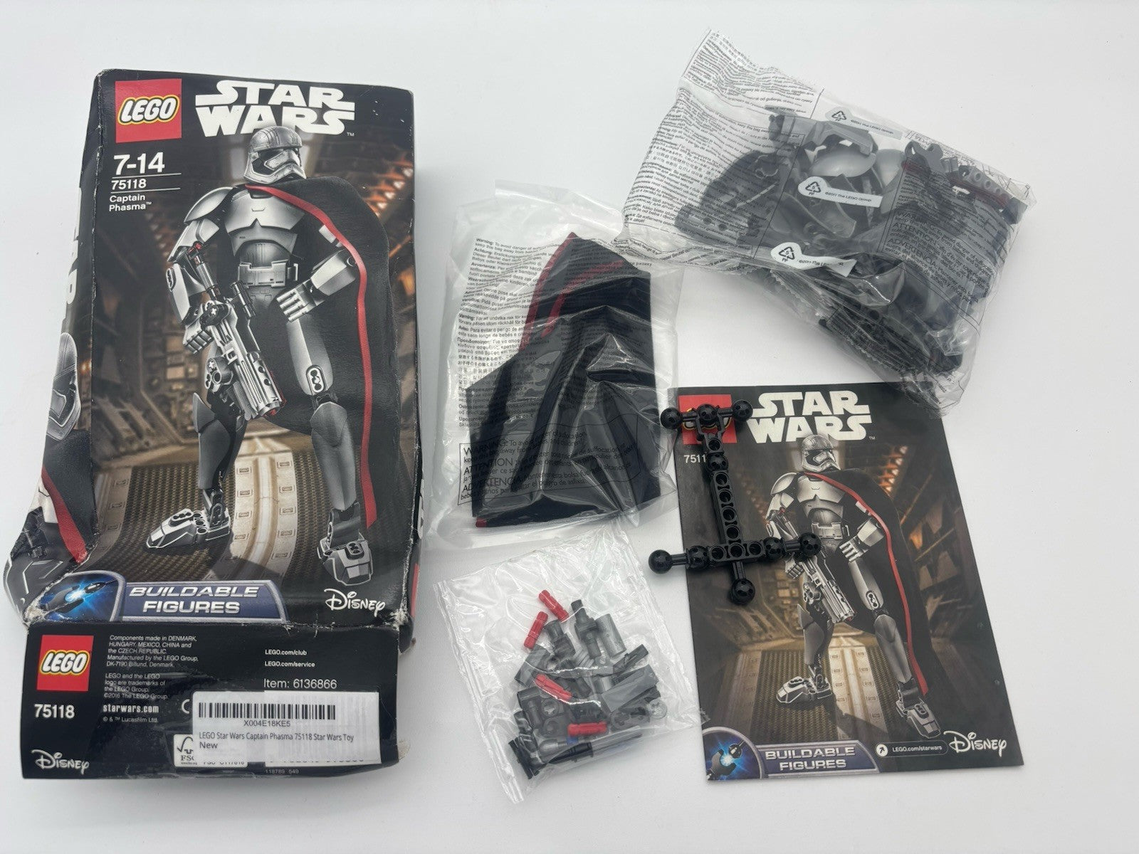 LEGO 75118 Captain Phasma  Damaged Box & Instructions (Sealed Bags)1